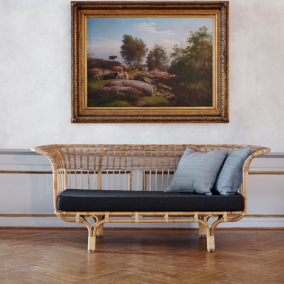 Belladonna Sofa