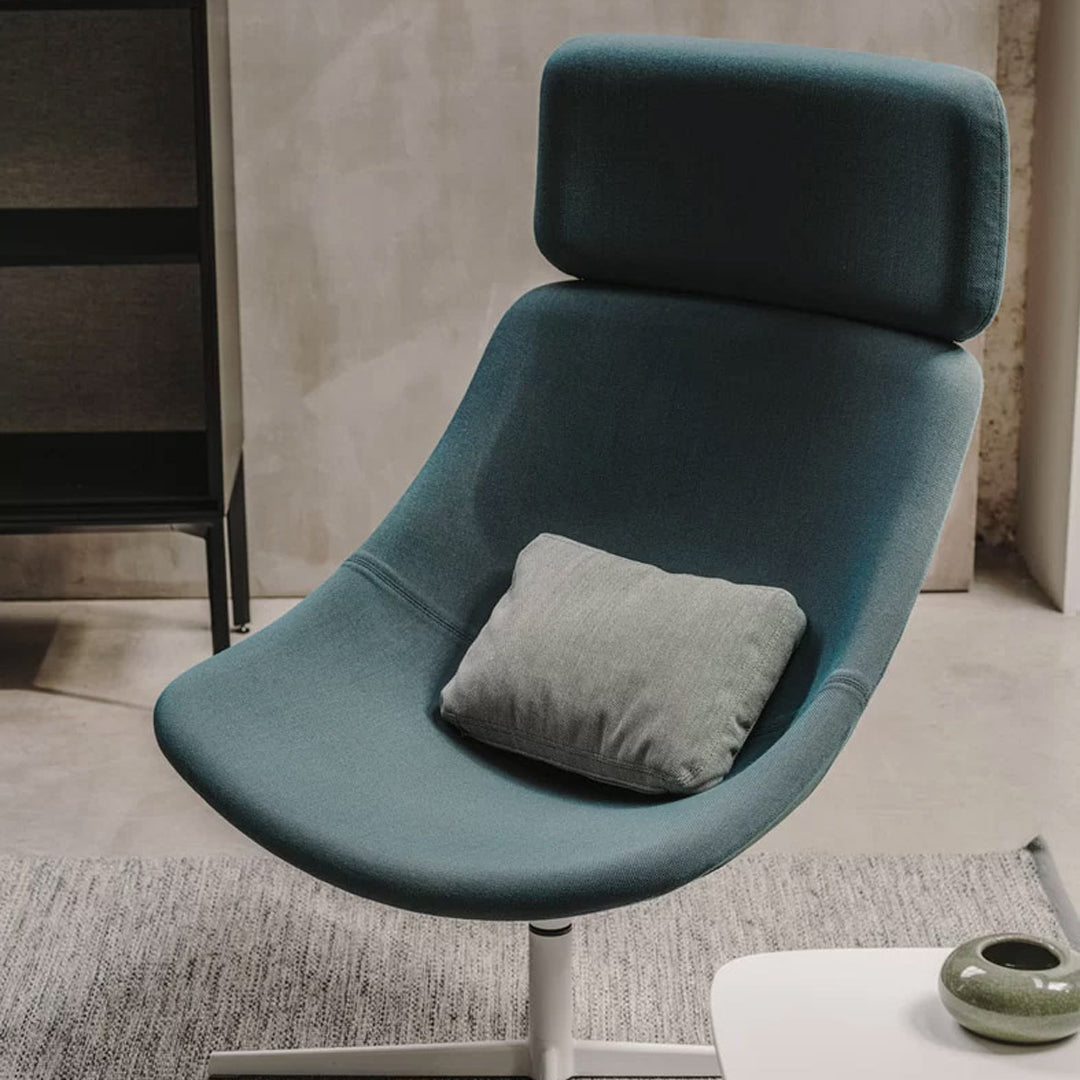 Auki Lounge Chair w/ Headrest - 4-Star Base