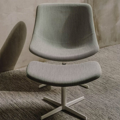 Auki Lounge Chair w/ Headrest - 4-Star Base