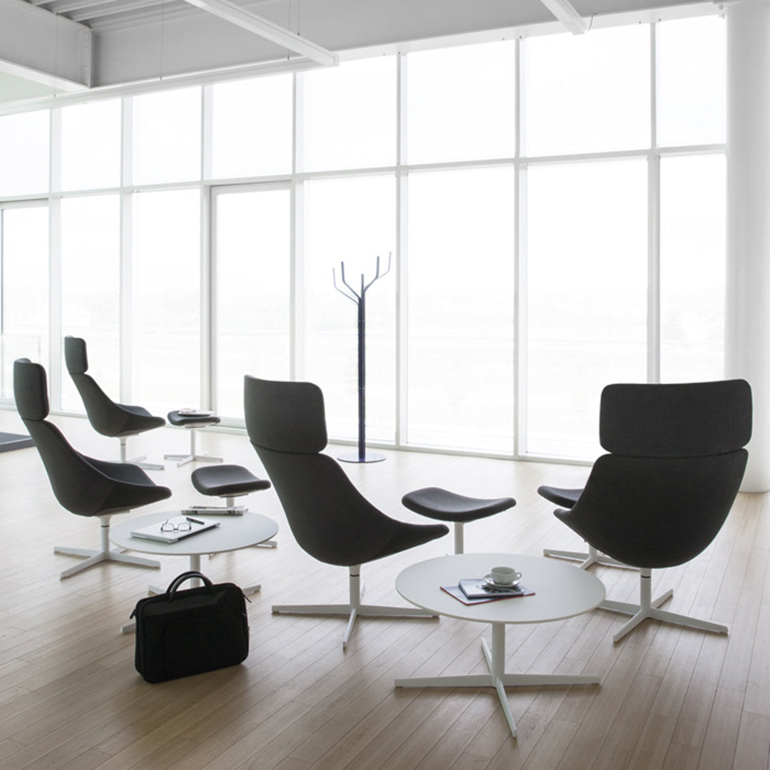 Auki Lounge Chair w/ Headrest - 4-Star Base