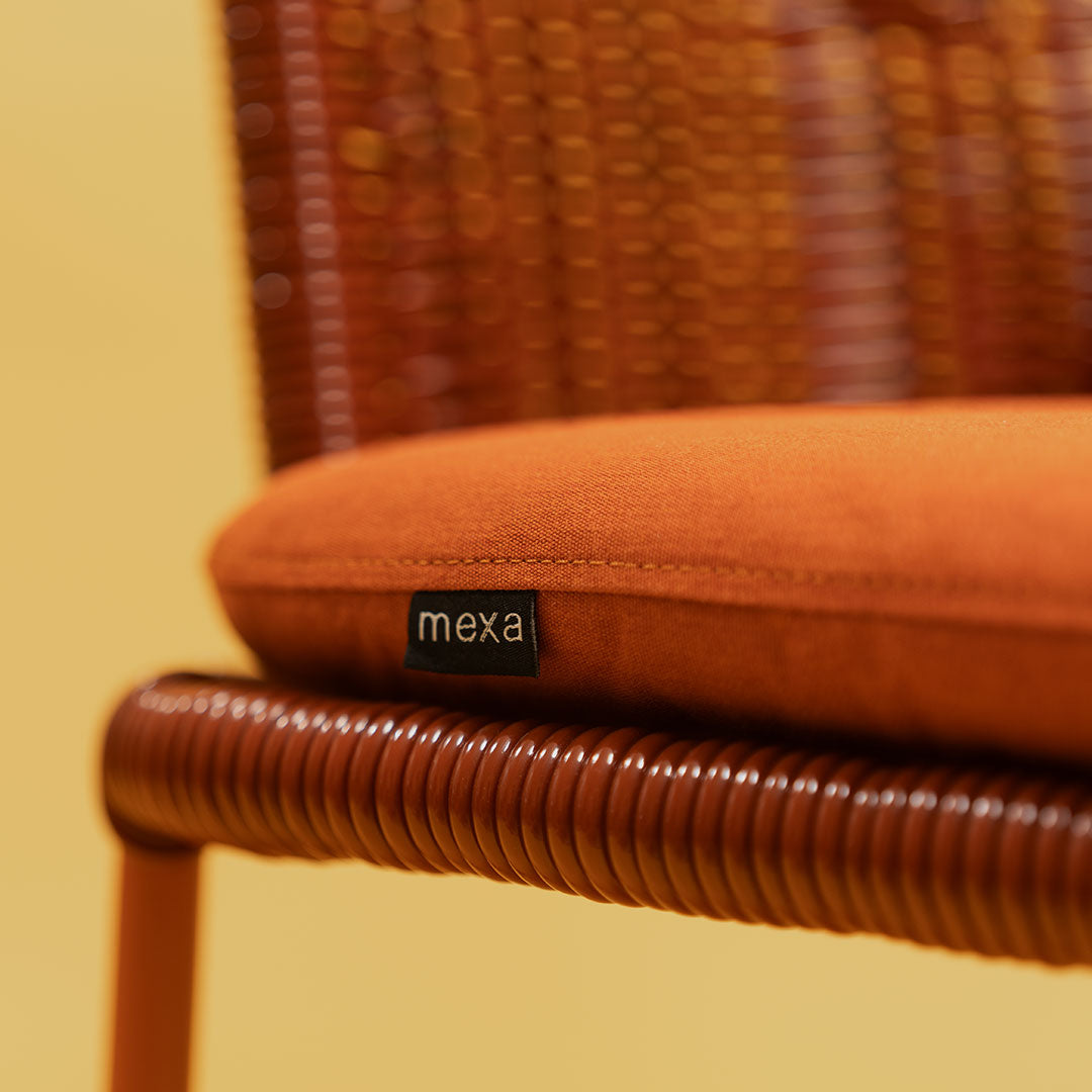 1730 Outdoor Lounge Chair w/ Cushion