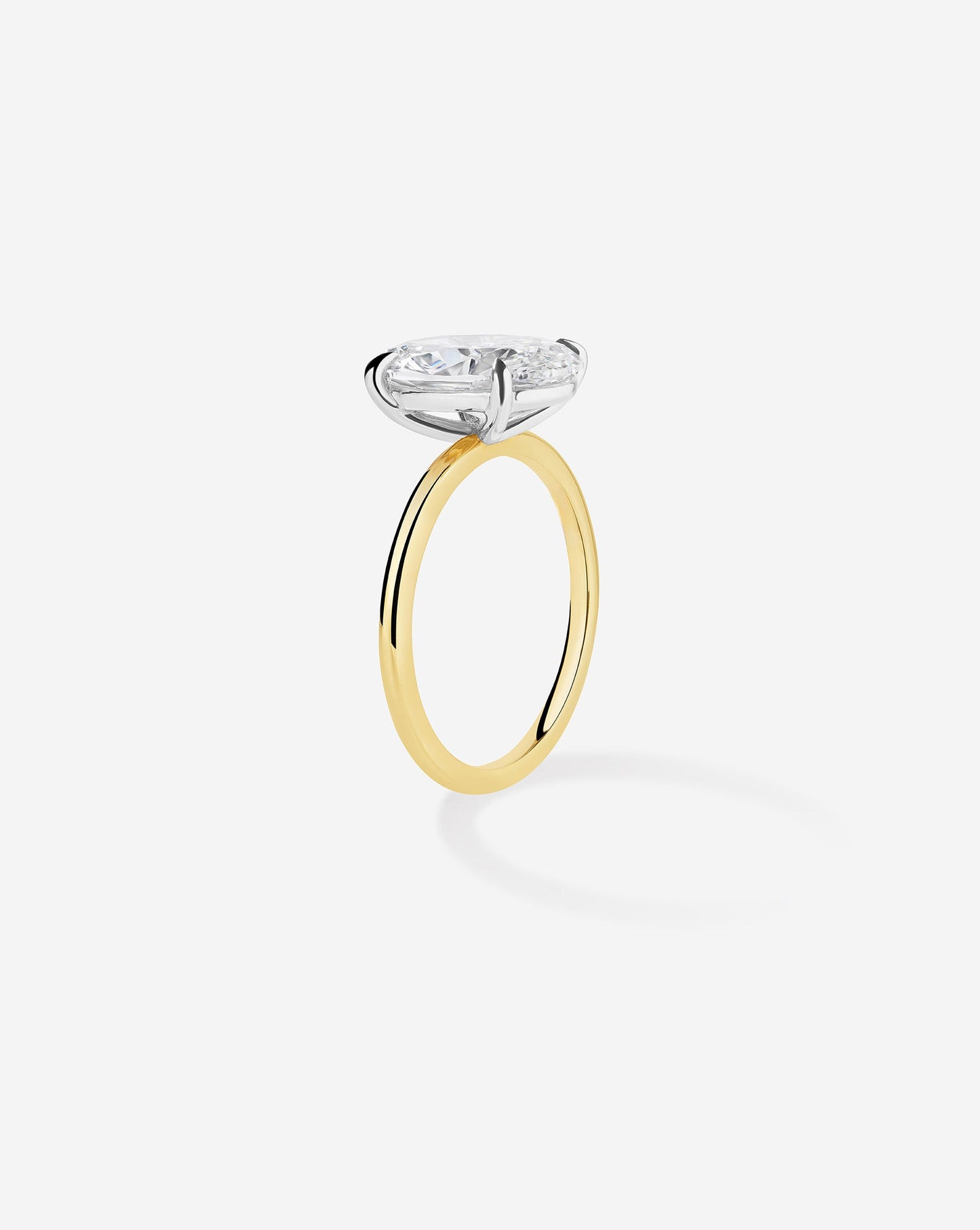 3.04 Oval Lab Diamond in Whisper Thin®