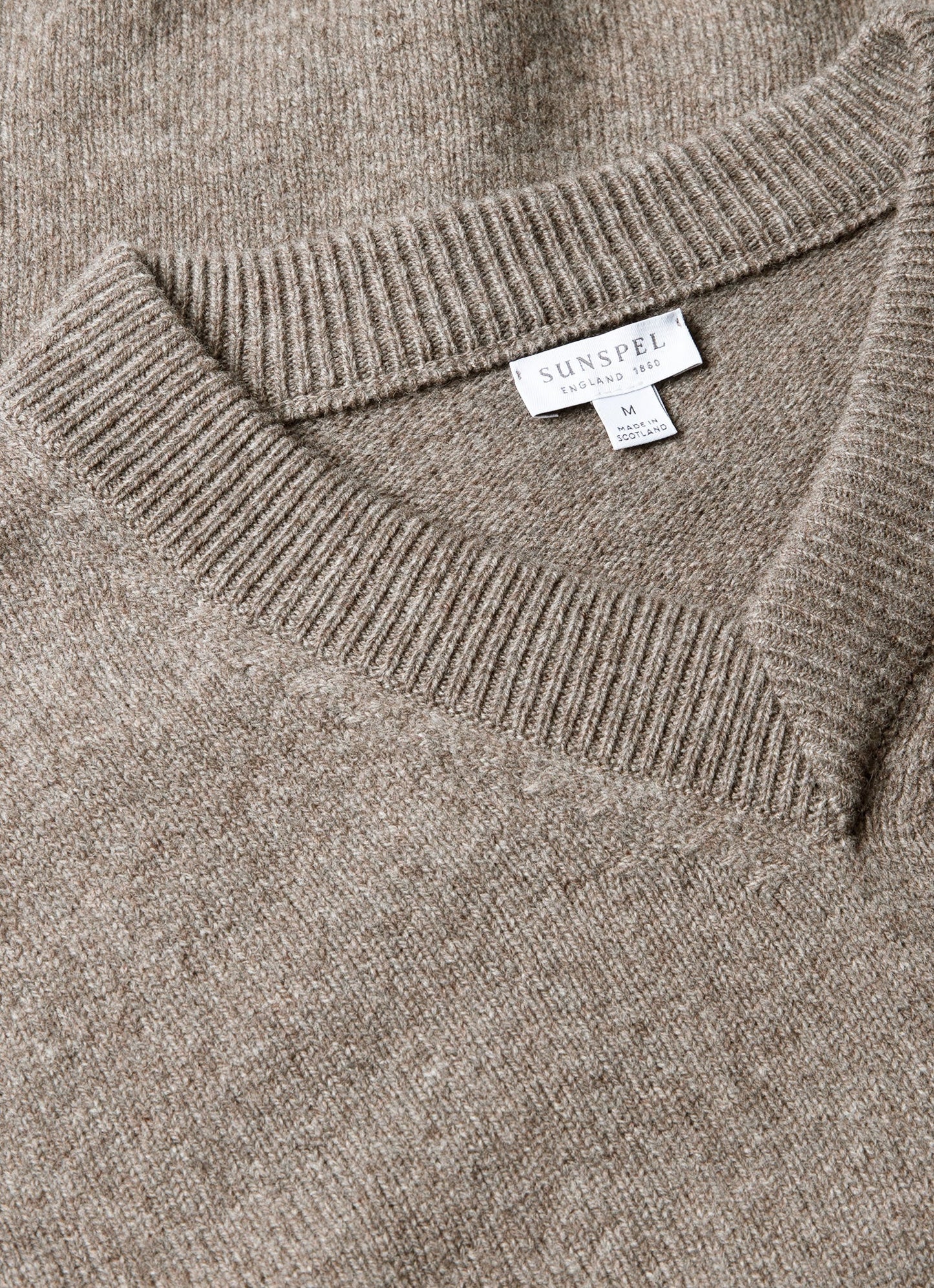 Mens Lambswool V Neck Jumper In Bark Mjum8294 Brgc