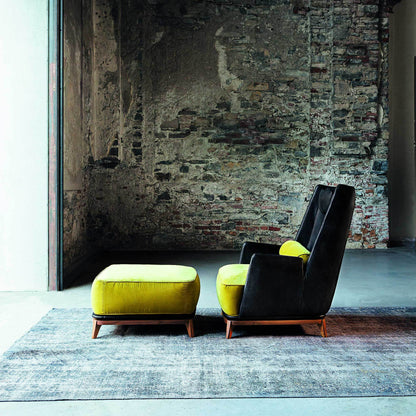 430 Opera Lounge Chair