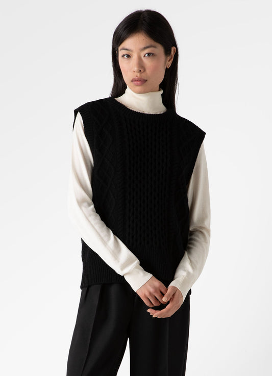 Womens Lambswool Cable Knit Vest In Black Wtop8187 Bkaa